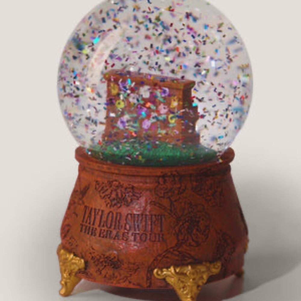 NWT Taylor Swift | The Eras Tour Acoustic Piano Snow Globe
